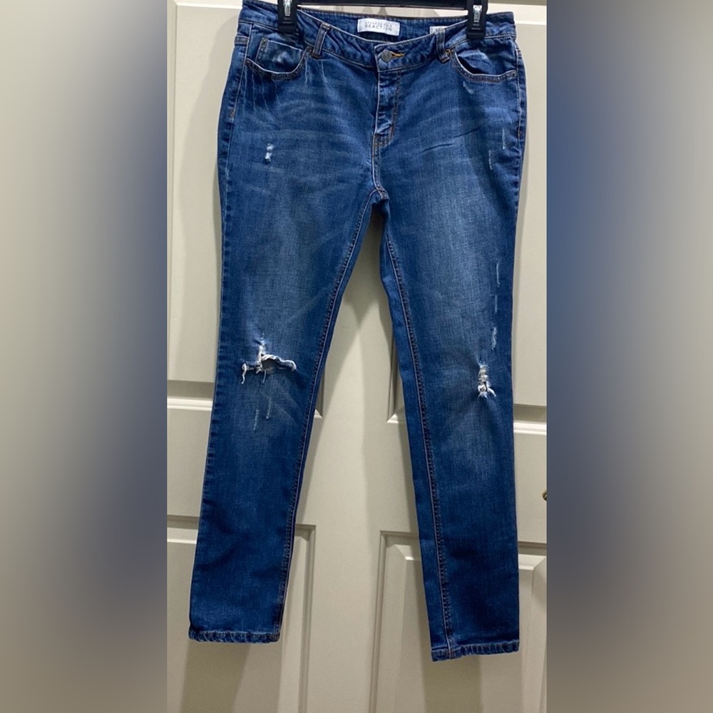 Kenneth Cole Reaction SZ 12 Modern Street Edgy Urban Grunge Ripped Denim Jeans